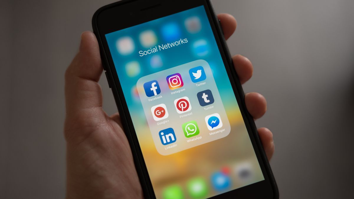 Instagram Reels grid reordered by engagement in Sort Feed